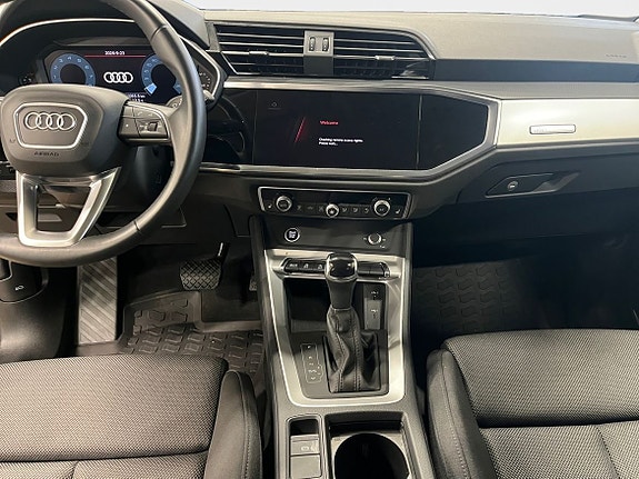 Audi Q3 11 of 15