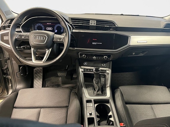 Audi Q3 10 of 15