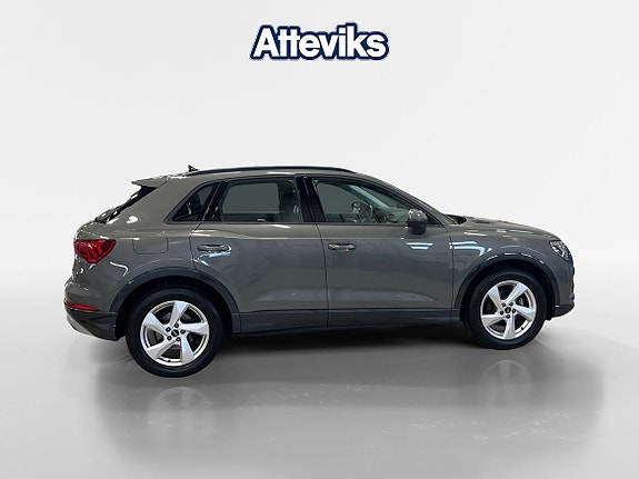 Audi Q3 2 of 15