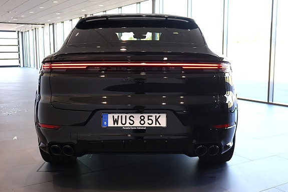 Porsche Cayenne 7 of 17