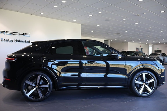Porsche Cayenne 4 of 17