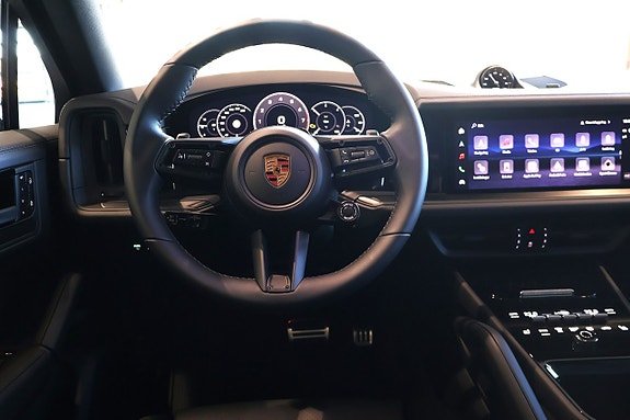 Porsche Cayenne 11 of 17
