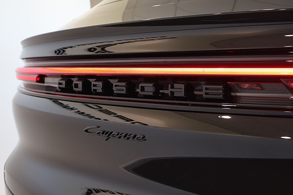 Porsche Cayenne 8 of 17