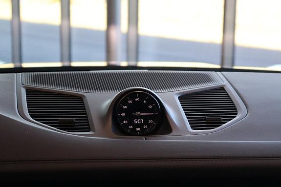 Porsche Cayenne 12 of 17