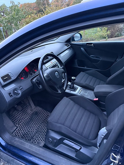 Volkswagen Passat 5 of 9
