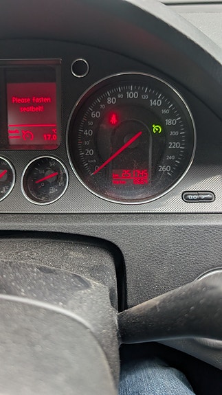 Volkswagen Passat 9 of 9