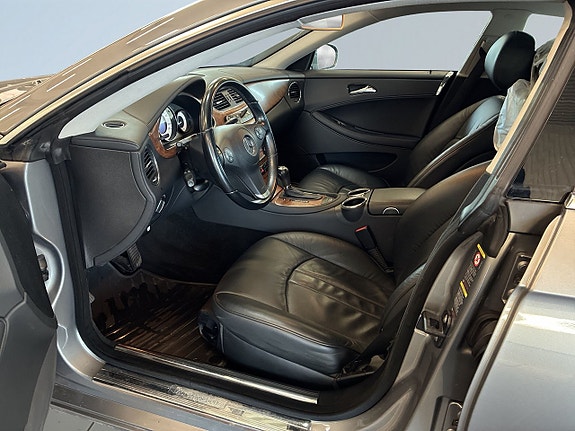 Mercedes-Benz CLS300 7 of 27