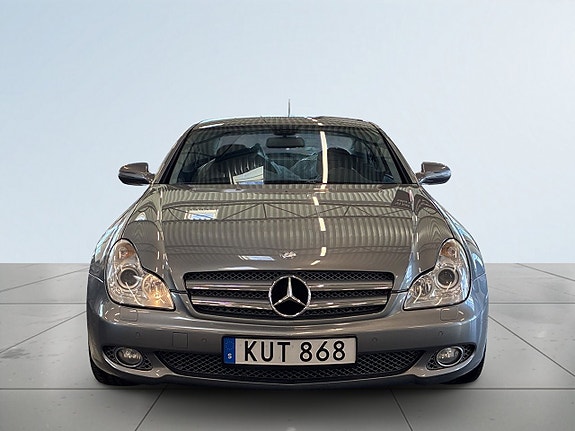 Mercedes-Benz CLS300 2 of 27