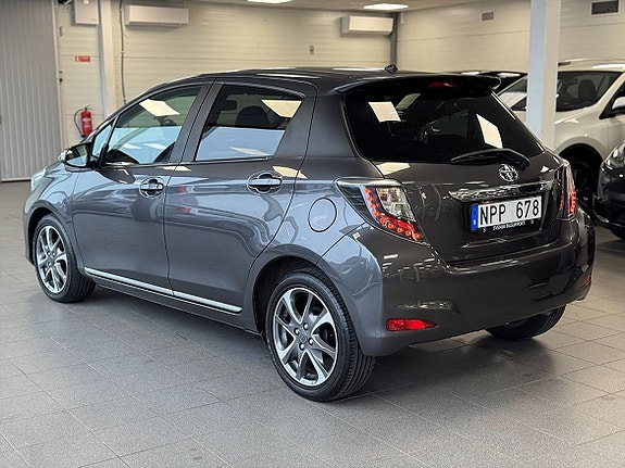 Toyota Yaris 5 of 22