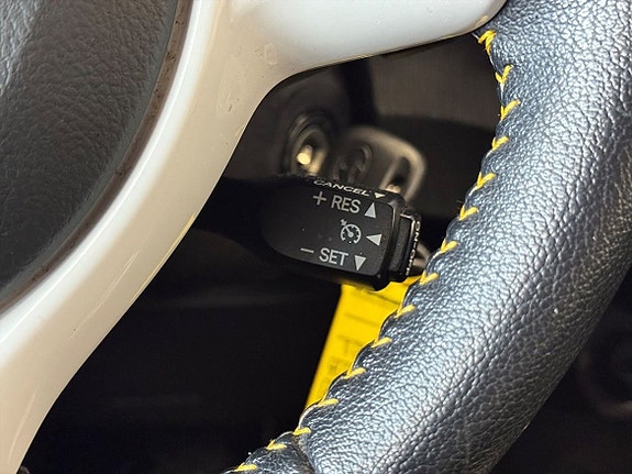 Toyota Yaris 16 of 22