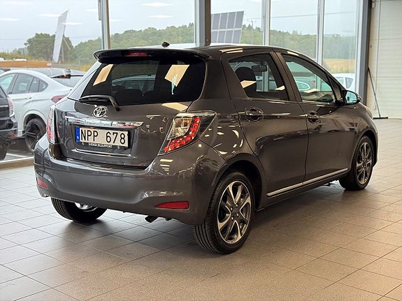 Toyota Yaris 3 of 22