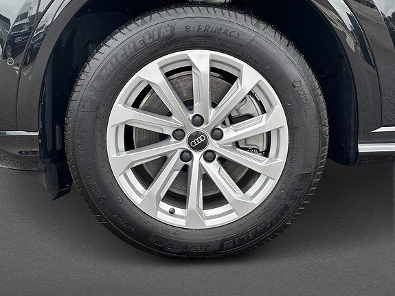 Audi Q5 8 of 15