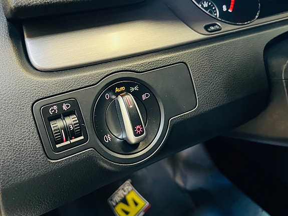 Volkswagen Passat 19 of 22