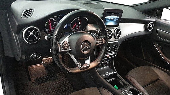Mercedes-Benz CLA200 d 8 of 13
