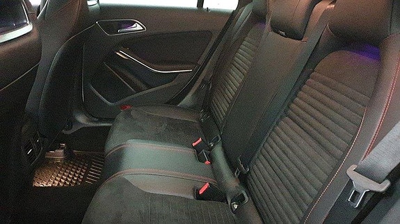 Mercedes-Benz CLA200 d 9 of 13