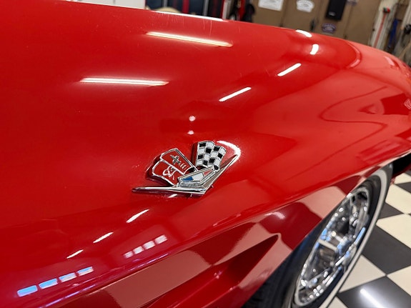 Chevrolet Corvette 5 of 27