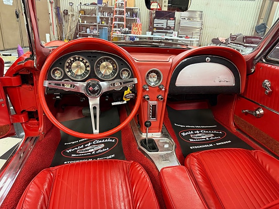 Chevrolet Corvette 17 of 27