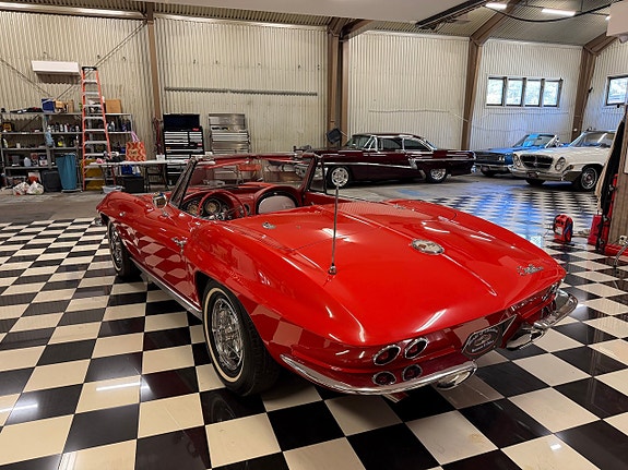 Chevrolet Corvette 10 of 27