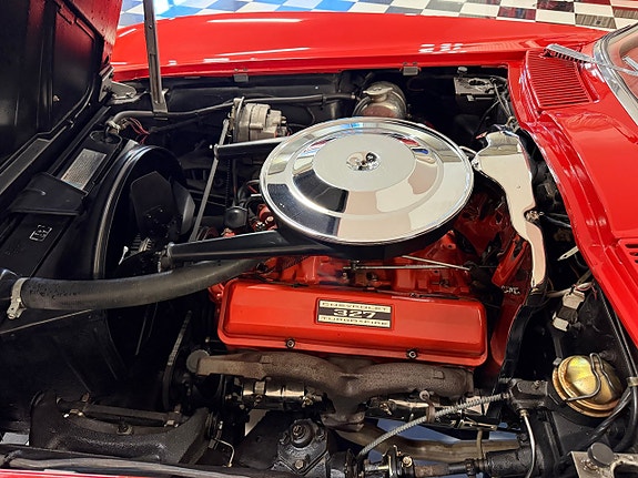 Chevrolet Corvette 24 of 27