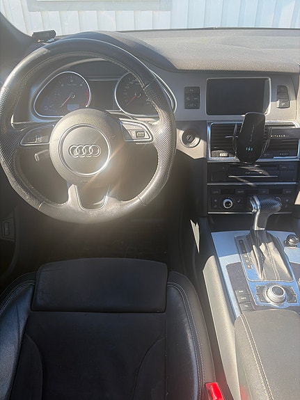 Audi Q7 3 of 3