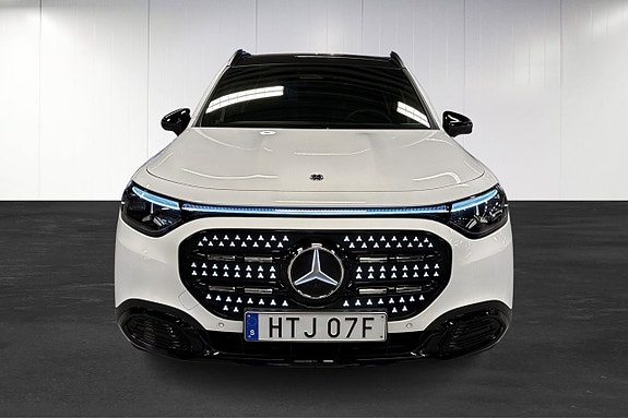 Mercedes-Benz GLB250+ 5 of 23