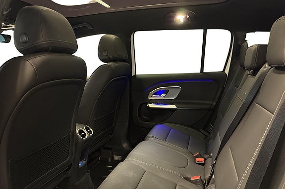 Mercedes-Benz GLB250+ 14 of 23