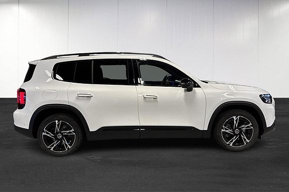 Mercedes-Benz GLB250+ 8 of 23