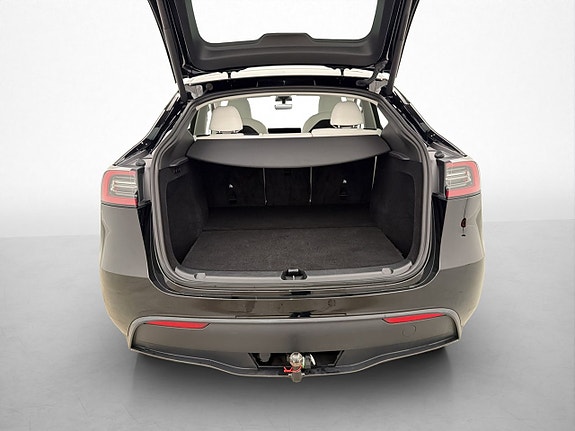 Tesla Model Y 30 of 30