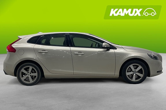 Volvo V40 2 of 5