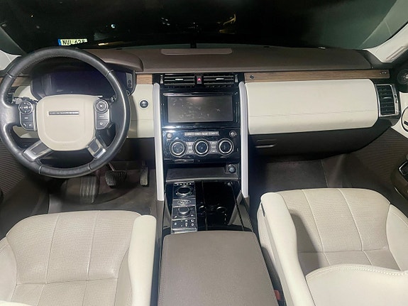 Land Rover Discovery 14 of 24
