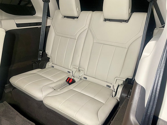 Land Rover Discovery 9 of 24