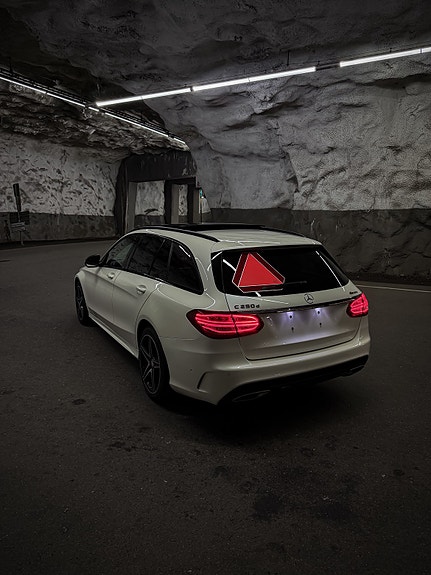 Mercedes-Benz C250 3 of 11