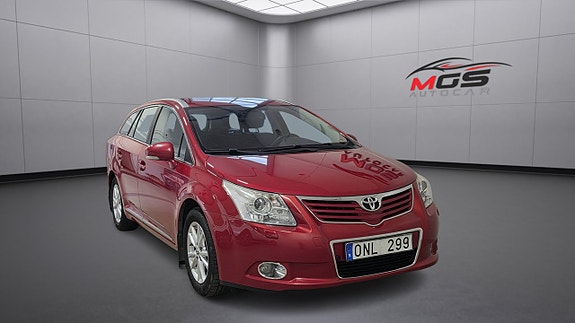 Toyota Avensis 2 of 29