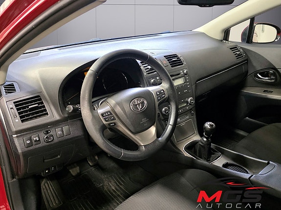 Toyota Avensis 15 of 29
