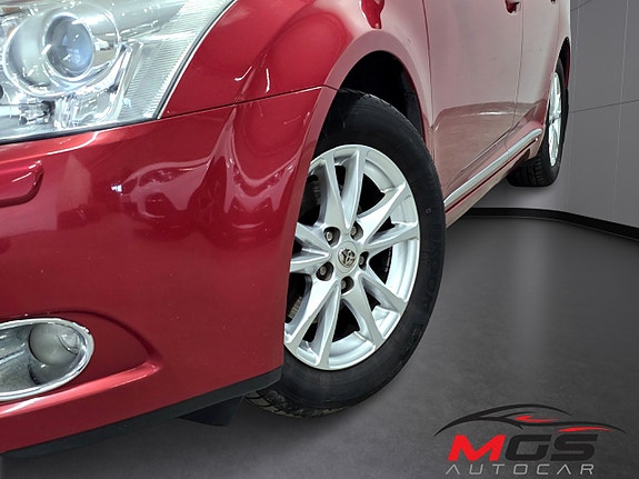 Toyota Avensis 9 of 29