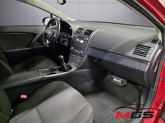 Toyota Avensis 11 of 29