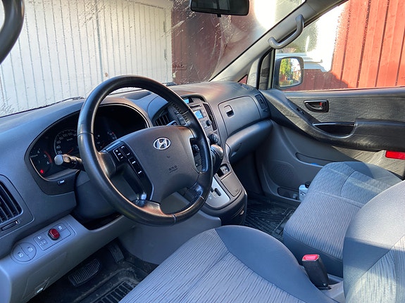 Hyundai H-1 5 of 5