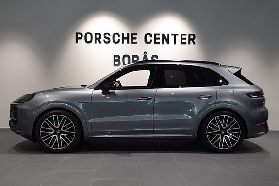 Porsche Cayenne 10 of 25