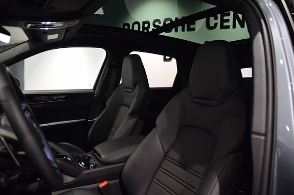 Porsche Cayenne 6 of 25