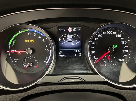 Volkswagen Passat 14 of 20