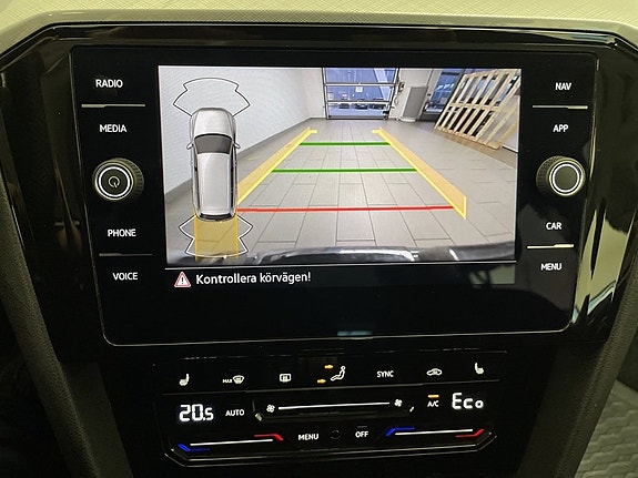 Volkswagen Passat 20 of 20
