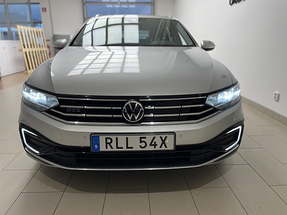 Volkswagen Passat 3 of 20