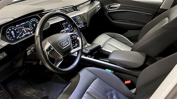 Audi e-tron 7 of 16