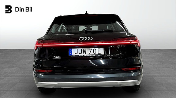 Audi e-tron 5 of 16