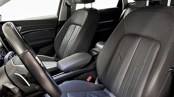 Audi e-tron 8 of 16