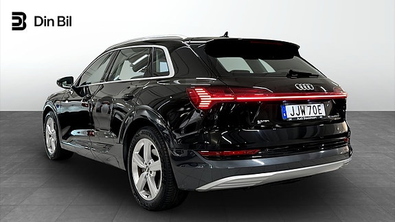 Audi e-tron 3 of 16