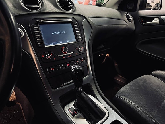 Ford Mondeo 2.0 TDCI Automat Titan Taklucka 20" Fälg Nyregg! 2 of 10