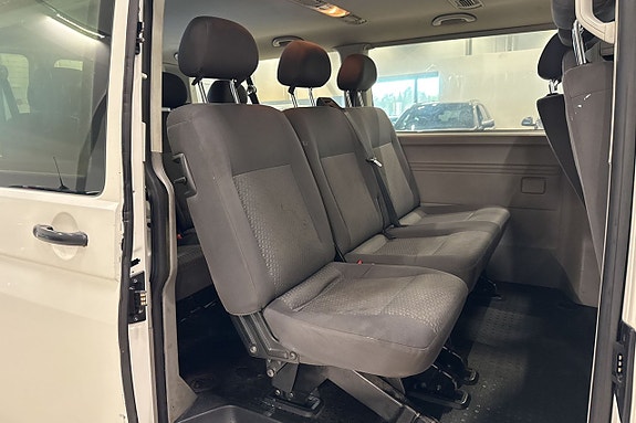 Volkswagen Caravelle 15 of 18
