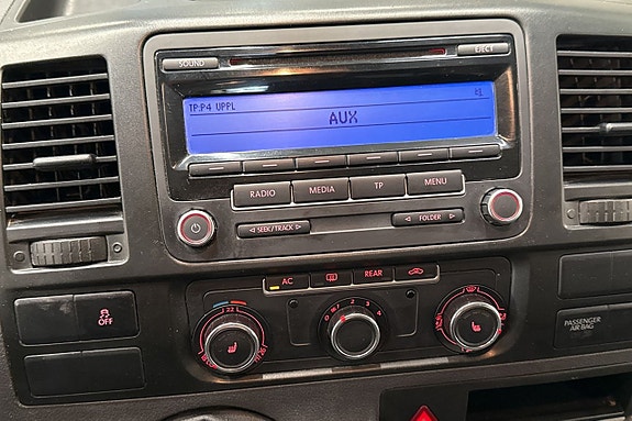 Volkswagen Caravelle 11 of 18