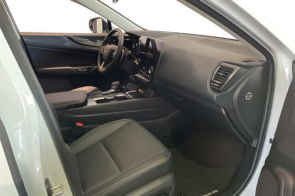 Lexus NX450h+ 6 of 25